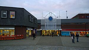 Middleton Shopping Centre - geograph.org.uk - 4313224