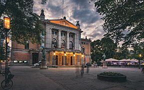 Nationaltheatret evening