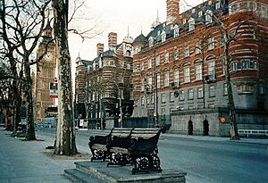 New-Scotland-Yard-Victorian-building-Big-Ben-1890