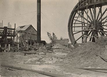 Old Gladsome Mine, Comet Vale, Western Australia, ca. 1928.jpg
