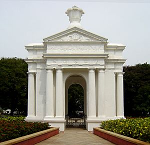 Puducherry Park Monument retouched