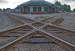 Railroad crossover in Corinth, Mississippi, United States.jpg