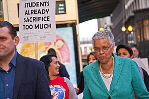 Toni Preckwinkle Chicago Teachers Union Members and Allies Picket Outside Chicago Public Schools Headquarters Downtown Chicago Illinois 9-26-18 4118 (31072442858)