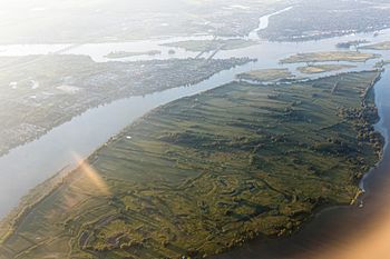 Île Sainte-Thérèse (fleuve Saint-Laurent) - vue aérienne 20170808.jpg