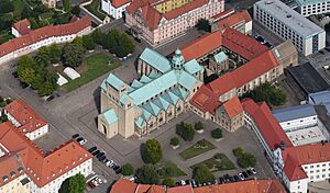 Aerial image of St. Mary's Cathedral, Hildesheim (view from the southwest)