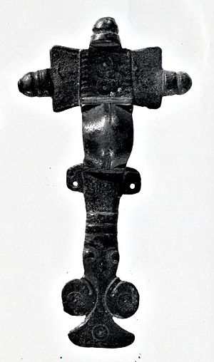 Cruciform brooch 6th century British museum