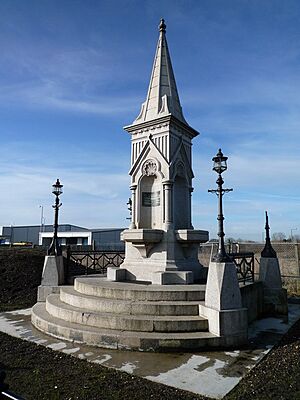 Drinking Fountain at the New Western International Market - geograph.org.uk - 1178140