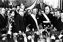 Héctor Cámpora jura la Presidencia Argentina (1973)