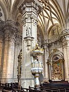 Interior of the Church of Santa María del Coro 05
