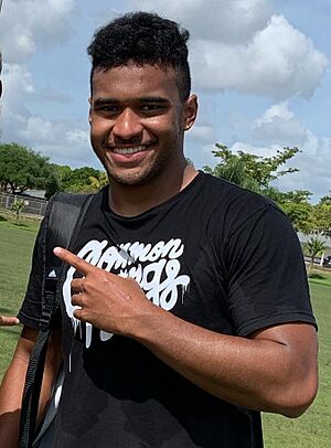 Joshua Shim and Tua Tagovailoa in 2021 (cropped)