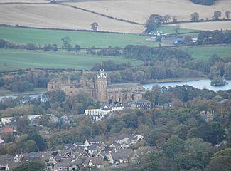 Linlithgow Palace from Cockleroy Hill