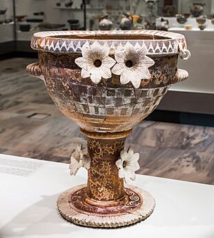 MM IIB Kamares style stemmed bowl from Phaistos - Herakleion AM 10578 - 04