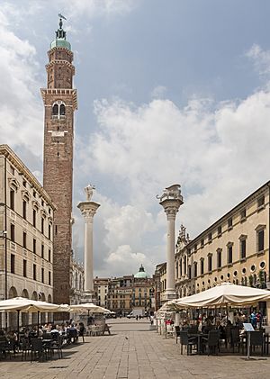Piazza dei Signori - Torre Bissara - Vicenza.jpg