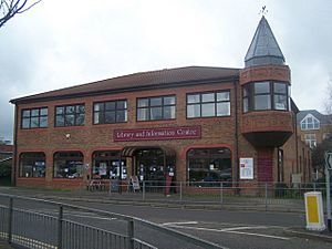Swanley Library and Information Centre - geograph.org.uk - 1187843.jpg