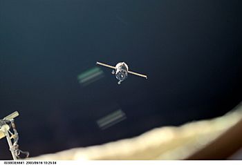 TM-33 Soyuz approach.jpg
