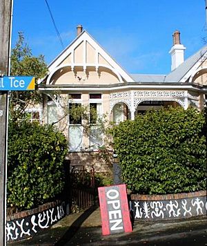 The Dunedin Museum of Natural Mystery - Dunedin - New Zealand (cropped).jpg