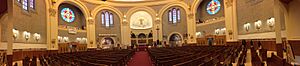 Vue panoramique de l'Intérieur de la Cathédrale d'Amos