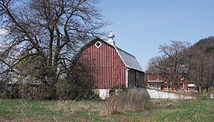 6104WI35Farm
