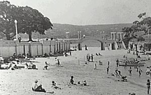Bridge at Rocky Point, Balmoral circa 1930.jpg