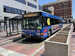 CAT bus 1902 at Market Square Transfer Center