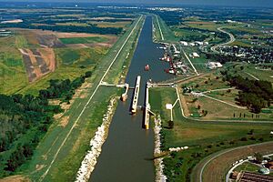 Chain of Rocks Canal and Locks