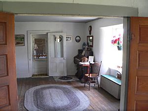 Dowse sod house interior SC room face E 2