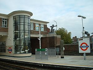 East Finchley tube station (3)