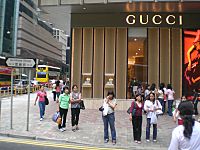 Kids loading a Gucci store in California｜TikTok Search