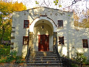 Hedgerow Front Rose Valley PA.JPG