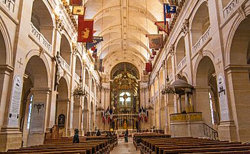 Interior of cathédrale Saint-Louis-des-Invalides 002