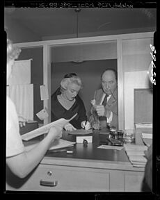 Marilyn Monroe and Jerry Giesler 3