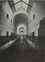 Nueva cárcel celular construida en Barcelona, galería, Arquitectura y Construcción, mayo de 1904 (cropped)