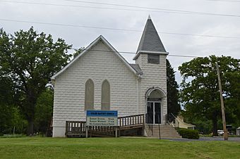 Salem Baptist Church north of Alton.jpg