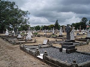 South Rockhampton Cemetery (2009).jpg