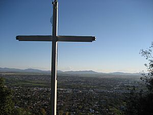 Tamworth lookout christian cross