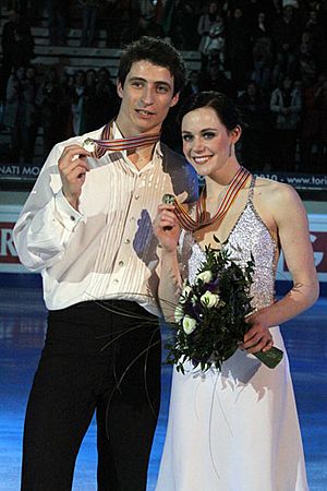 Tessa Virtue and Scott Moir at 2010 World Championships (2)