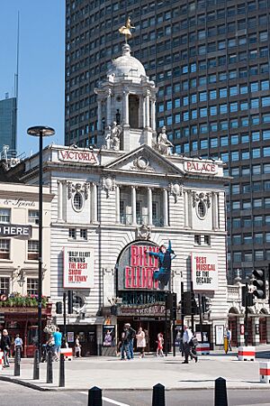 Victoria palace theatre london