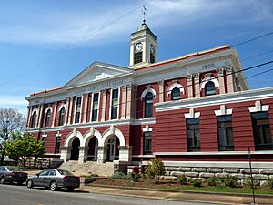 Calhoun County Alabama Courthouse April 2014 1