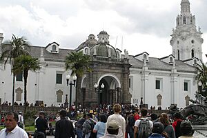 Catedral metropolitana de Quito - panoramio - Quito magnífico (17).jpg