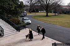Champ and Major arrive at the White House 01