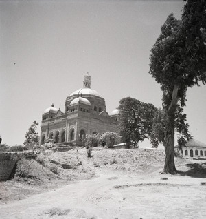 ETH-BIB-Mausoleum des Kaisers Menelik I. auf dem Hügel des grossen Gibi-Abessinienflug 1934-LBS MH02-22-0326