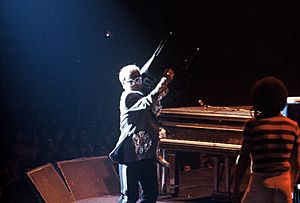 Elton John nel 1975