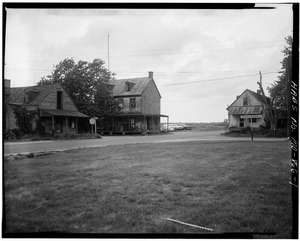 GENERAL VIEW OF CROSSROADS, SALTER HOUSE (LEFT), HOTEL (CENTER), AND CENTERVILLE STORE (RIGHT) - Town of Chesterville, Morgnec Road and Route 290, Chesterville, Kent County, MD HABS MD,15-CHESV,2-1
