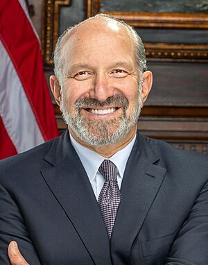 Howard Lutnick 2025 (cropped) 2.jpg