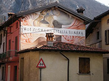 Iscrizione fascista - Lavenone (Foto Luca Giarelli)