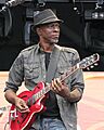 Keb Mo with Hamer guitar 26Jun2010