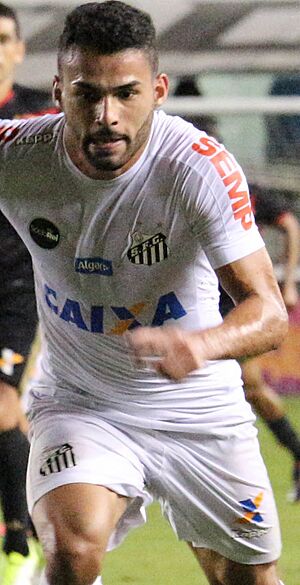Lance da partida Santos 0 x 1 Sport Recife, válida pela 10ª rodada do Brasileirão 2017 (34705495023) (cropped)