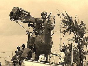 Mohammed Abdullah Hassan's statue been removed from the Somali capital after the Siad Barre fled 