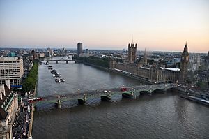 River Thames and Westminster Bridge, London-17Aug2009.jpg