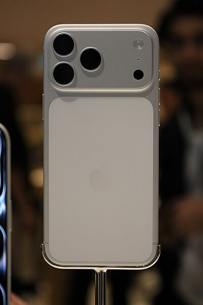 Silver iPhone 17 Pro Max